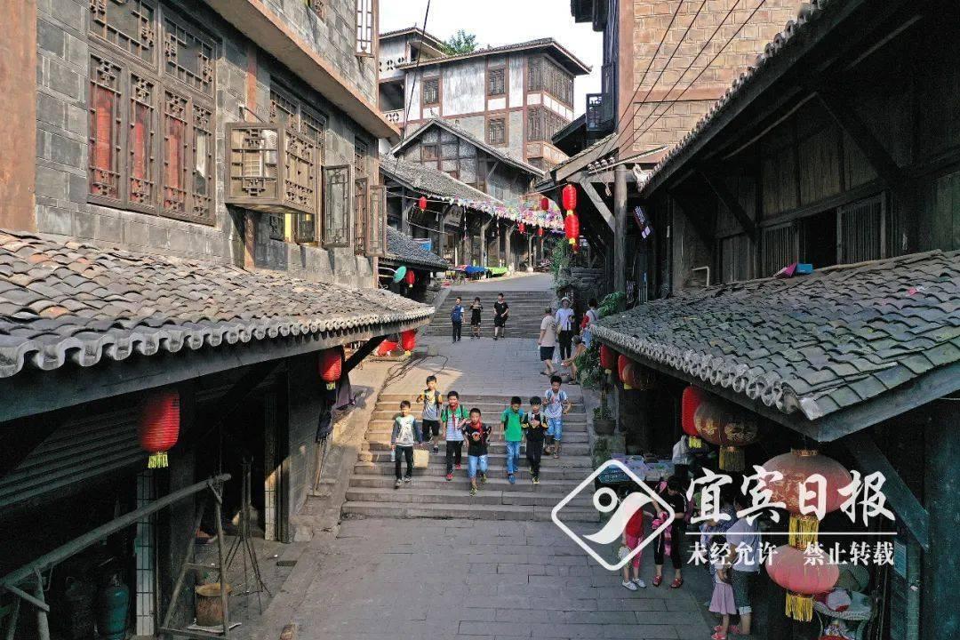 如果买了新房子，那户口本要更换吗，户口本上的地址和身份证上的地址要更改吗？游戏画面